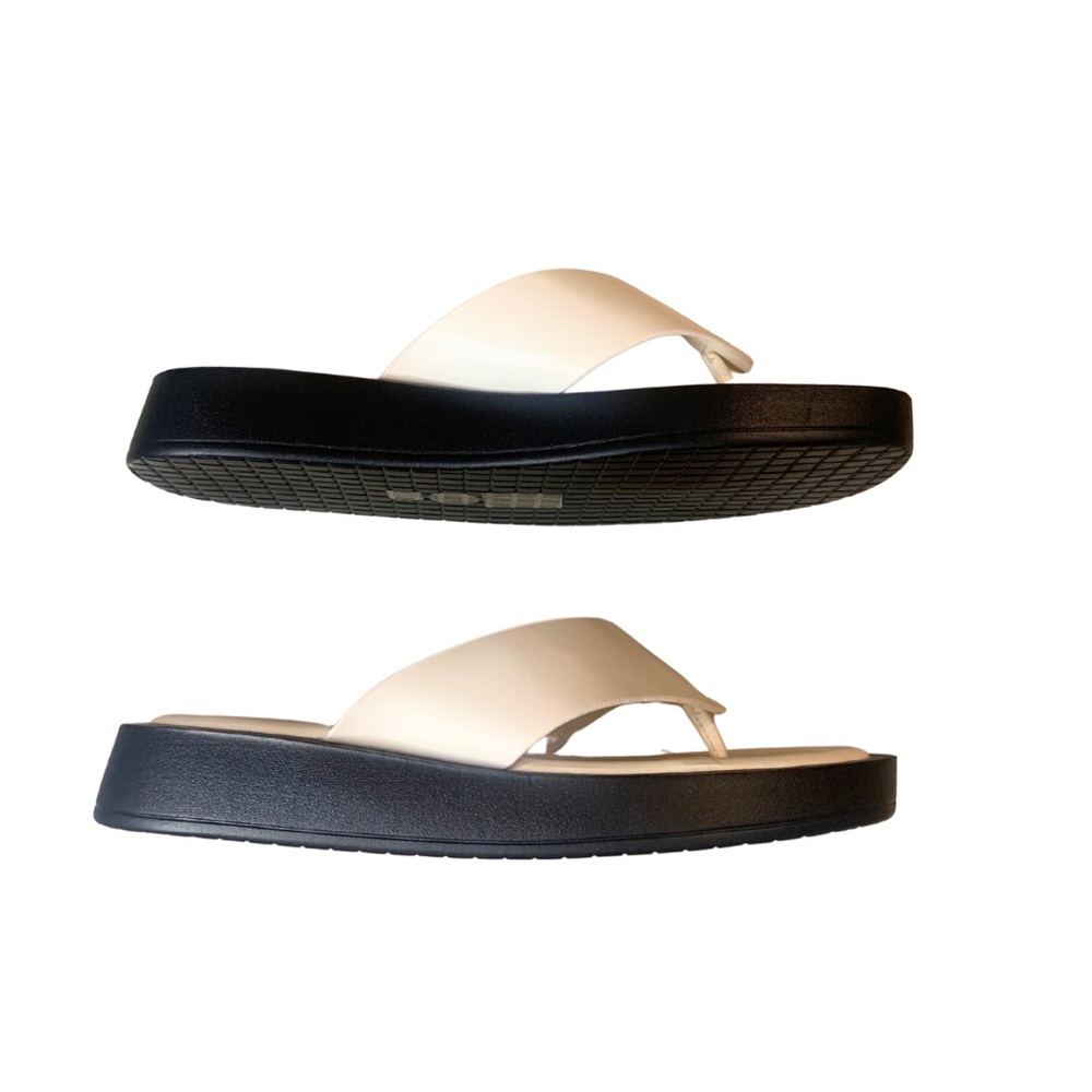 2/$30 PLT White Cream Faux Leather Slides Flip Flop Sandals 7 Beach Minimalist - Picture 5 of 7